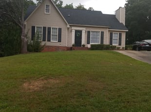 Mary S.'s Bush Trimming service result