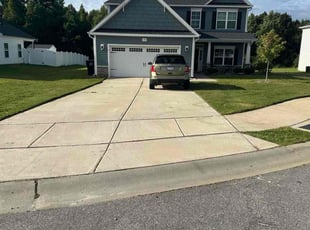 Erin R.'s grass maintenance service result