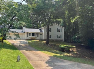 Jessica M.'s lawn maintenance service result
