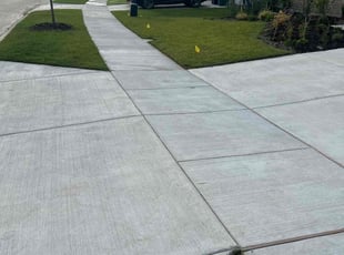Kelly K.'s lawn care services service result