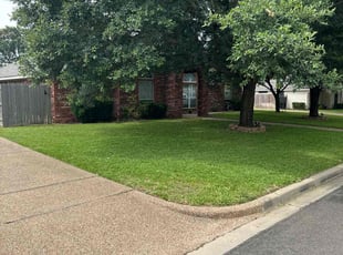 Marianne L.'s lawn care services service result