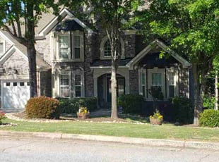 Gwendolyn M.'s grass maintenance service result