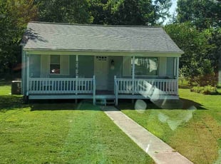 Lisa D.'s turf maintenance service result