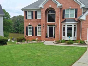 Lisa M.'s grass maintenance service result