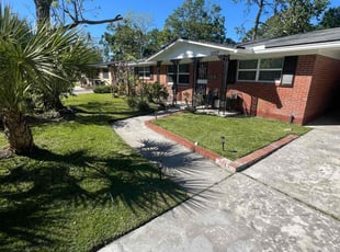 Enrique C.'s lawn maintenance service result
