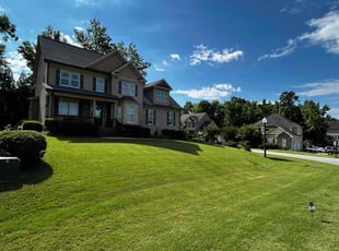 Lauren G.'s lawn care services service result
