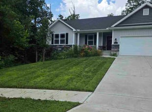 Monica S.'s grass cutting service result