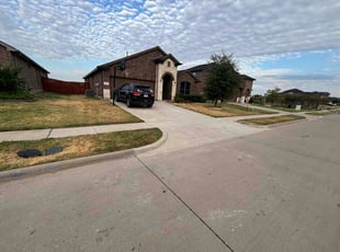 Sasha J.'s lawn maintenance service result