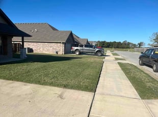 Monique W.'s lawn maintenance service result