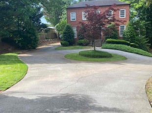 Melissa S.'s Lawn Maintenance service result