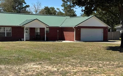 Photo of Scott M.'s yard after getting landscaping in Navarre, FL