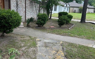 Photo of Kimberly K.'s yard after getting landscaping in Crosby, TX