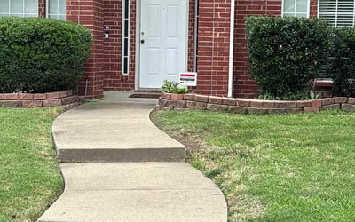 Photo of Karen W.'s yard after getting landscaping in Plano, TX