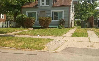 Photo of Mary L.'s yard after getting landscaping in Waterford, MI