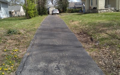 Photo of Nellie M. M.'s yard after getting landscaping in Excelsior Springs, MO