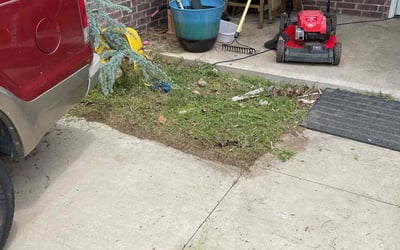 Photo of Lori S.'s yard after getting landscaping in Mustang, OK