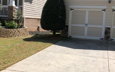 Photo of Rushia C.'s yard after getting tree care in Union City, GA