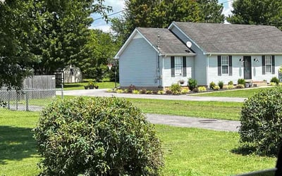 Photo of Selina G.'s yard after getting tree care in Murfreesboro, TN