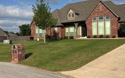 Photo of Devyn T.'s yard after getting lawn care in Jacksonville, FL