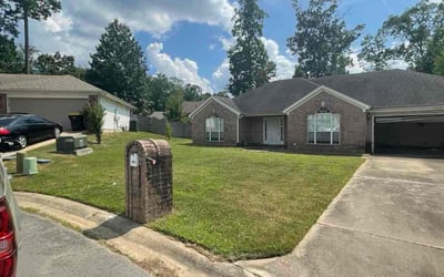 Photo of Barbara B.'s yard after getting lawn care in Rex, GA