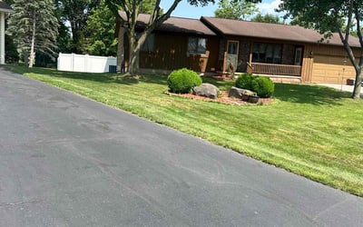 Photo of Alma H.'s yard after getting lawn care in Lemont, IL