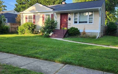 Photo of Kew V.'s yard after getting lawn care in Bethesda, MD