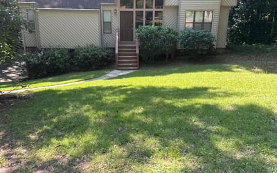 Photo of Amy L.'s yard after getting lawn care in Sanger, CA