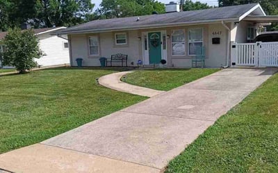Photo of Maurice G.'s yard after getting lawn care in St. Louis, MO