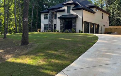 Photo of Jane J.'s yard after getting lawn care in Somerset, NJ