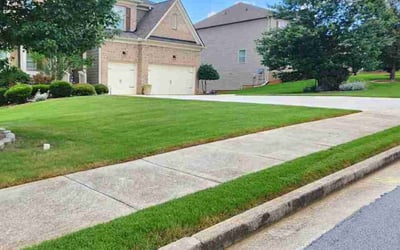 Photo of Peggy S.'s yard after getting lawn care in Mustang, OK