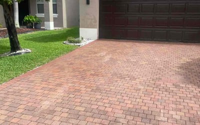 Photo of Rosemary M.'s yard after getting lawn care in Boynton Beach, FL
