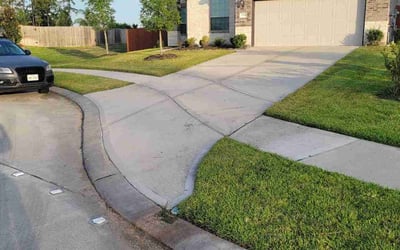 Photo of Abdi A.'s yard after getting lawn care in Renton, WA