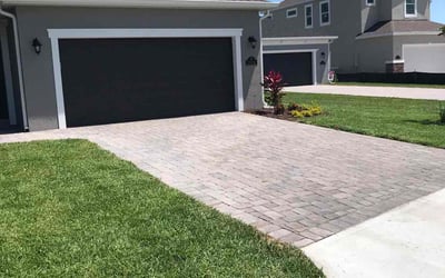 Photo of Laura M.'s yard after getting lawn care in Indialantic, FL