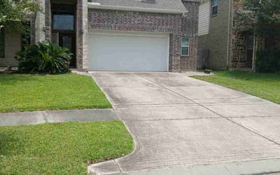 Photo of Al L.'s yard after getting lawn care in Norfolk, VA
