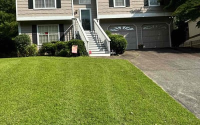 Photo of Janierra B.'s yard after getting lawn care in College Park, GA