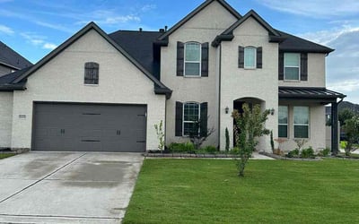 Photo of Fara J.'s yard after getting lawn care in Rosenberg, TX