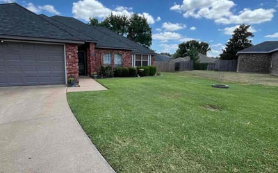 Photo of Ty R.'s yard after getting lawn care in Duncanville, TX
