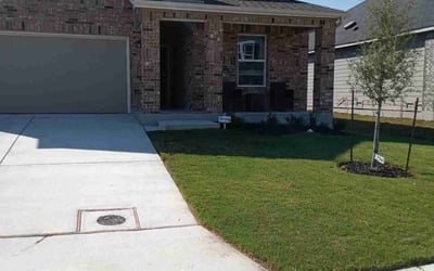 Photo of Linda M.'s yard after getting lawn care in Seguin, TX