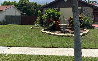 Photo of Katrin O.'s yard after getting lawn care in Riviera Beach, FL