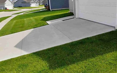 Photo of Denise W.'s yard after getting lawn care in Indianola, IA