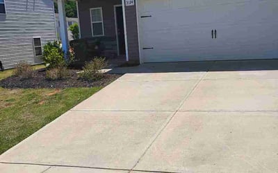 Photo of Melissie H.'s yard after getting lawn care in Lakewood, WA