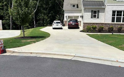 Photo of Yolanda J.'s yard after getting lawn care in Rock Island, IL