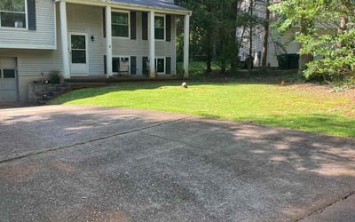 Photo of Maya R.'s yard after getting lawn care in Bothell, WA