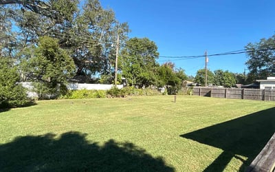 Photo of Billie K.'s yard after getting lawn care in Hawthorne, CA