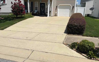 Photo of Lauren K.'s yard after getting lawn care in Waterloo, IA