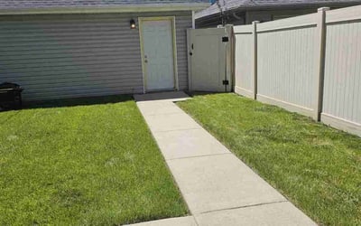 Photo of Cesar A.'s yard after getting lawn care in Warrenville, IL