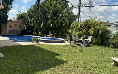 Photo of Sara B.'s yard after getting lawn care in Hialeah, FL