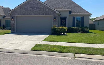Photo of Aaron d.'s yard after getting lawn care in Thibodaux, LA