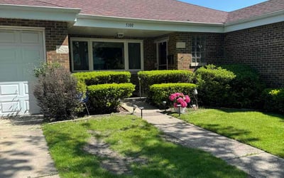 Photo of Artee A.'s yard after getting lawn care in Skokie, IL