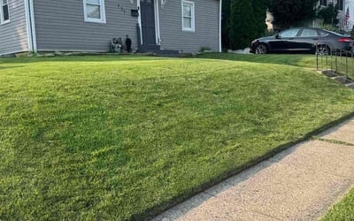Photo of Linda B.'s yard after getting lawn care in Imperial, PA